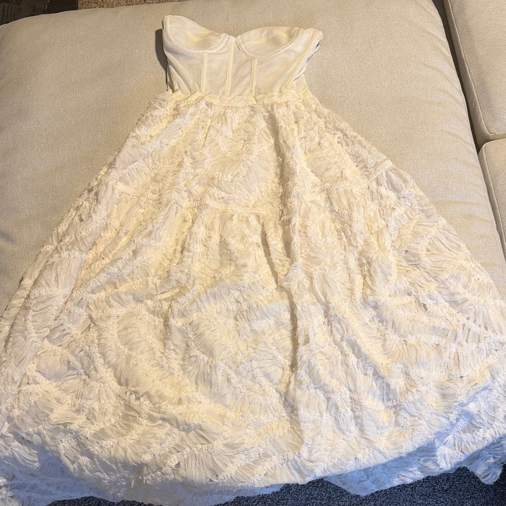 Elegant Cream Strapless Wedding Dress